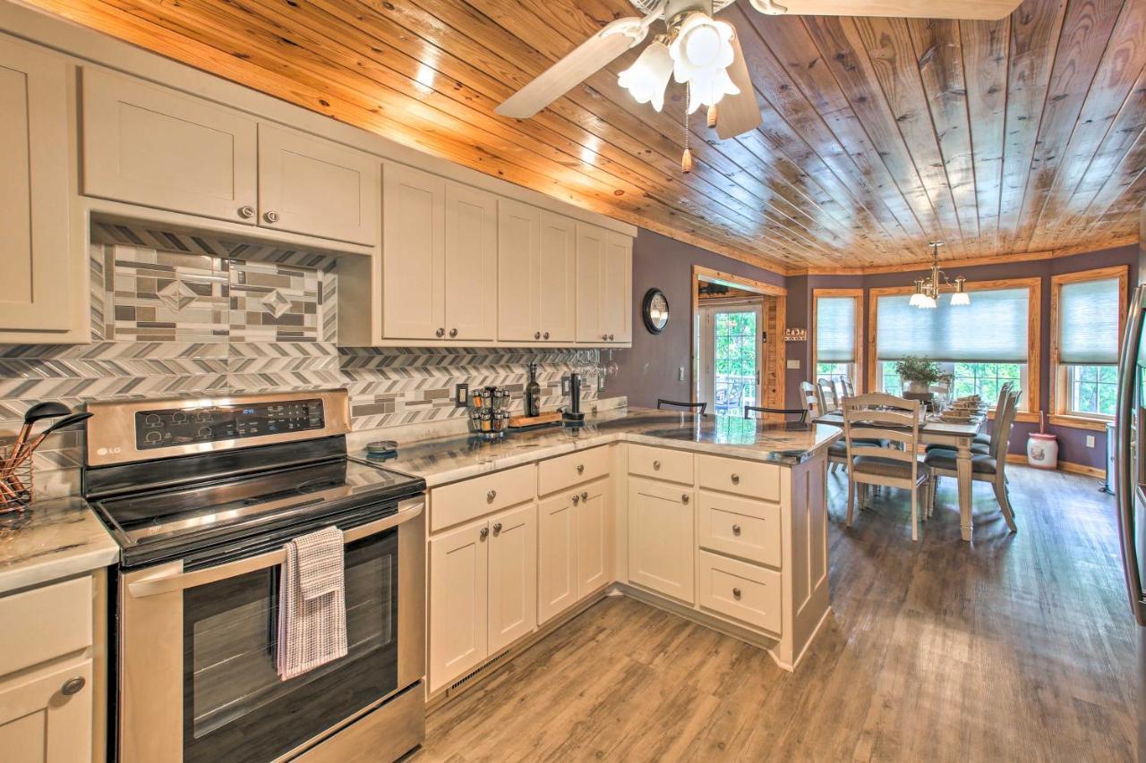 Lakeside Hot Springs Retreat With Kayaks And Boat Dock Hot Springs Village エクステリア 写真