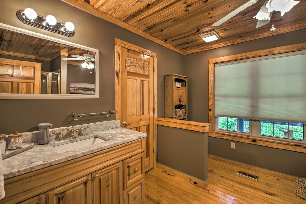 Lakeside Hot Springs Retreat With Kayaks And Boat Dock Hot Springs Village エクステリア 写真